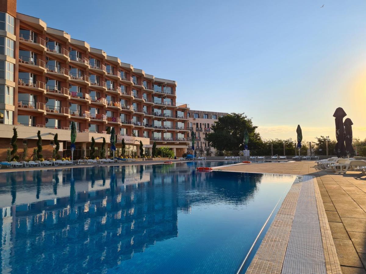 Hotel Amiral مامايا المظهر الخارجي الصورة